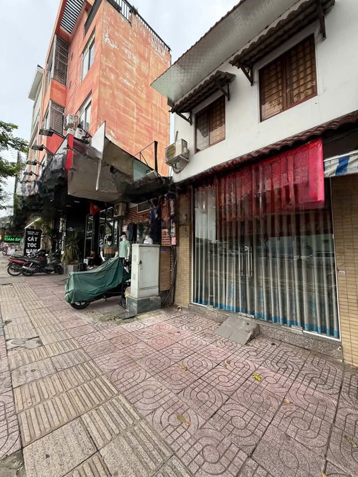 Nhà mặt tiền Phạm Văn Đồng, Bình Thạnh 12m² giá 12 triệu - Kinh doanh tự do ngay!