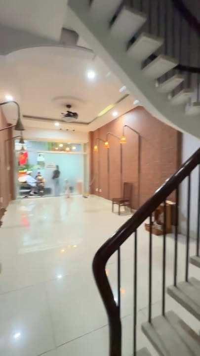 Mặt bằng cho thuê quận 1 giá tốt - Phù hợp kinh doanh shop, quán ăn!