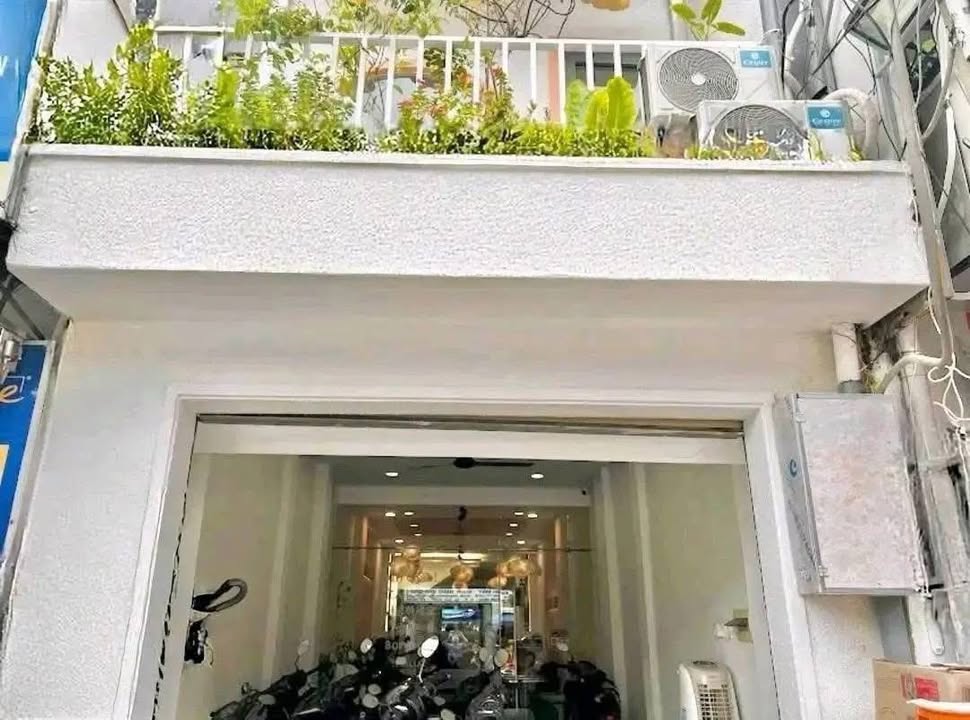 Quán cafe cho thuê Gò Vấp 77m² giá 27 triệu - Vị trí đắc địa ngay cổng Trường ĐH Công Nghiệp