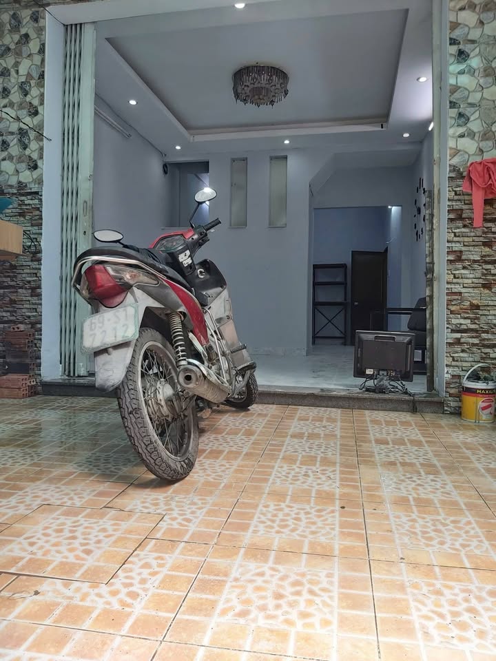 Nhà cho thuê Nguyễn Văn Lạc, Bình Thạnh 49m² - Giá chỉ 12 triệu/tháng, tiện nghi đầy đủ!