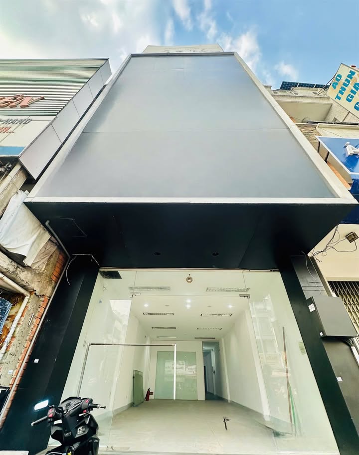 Cho thuê nhà mặt tiền Ung Văn Khiêm, Bình Thạnh 165m² - Thiết kế hiện đại, thích hợp làm văn phòng!