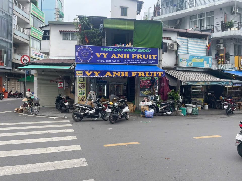 Cho thuê nguyên lầu 1 mặt tiền Đề Thám, Quận 1 - 50m² chỉ 9 triệu/tháng!