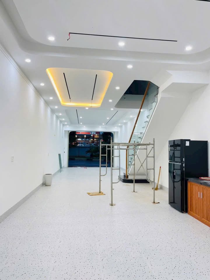 Nhà mặt tiền kinh doanh đường 10/3, Buôn Ma Thuột 110m² giá 12 triệu - Nhà mới 100% chưa qua sử dụng!