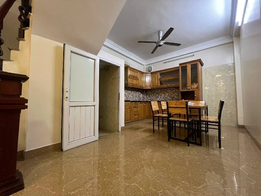 Nhà phố Lạc Trung 60m² giá 13 tỷ - Nhà đẹp, thoáng mát, tiện ích đầy đủ!