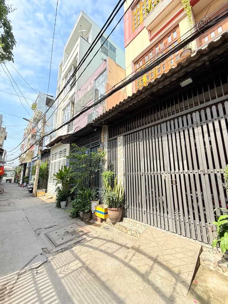 Nhà đẹp 4 tầng Hoàng Bật Đạt, Tân Bình 44m² giá 7.3 tỷ - Sẵn sàng ở ngay!