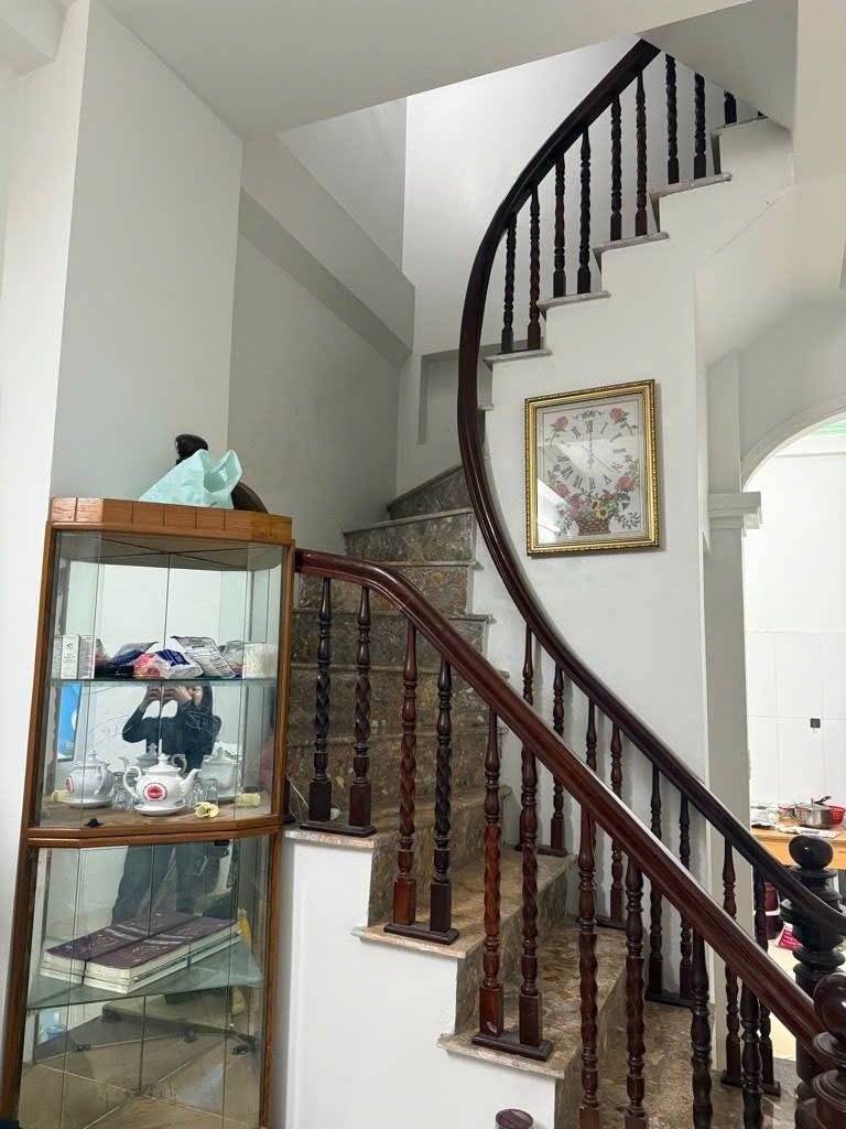 Nhà 4 tầng Võng La 31m² giá 4.6 tỷ - Mặt tiền ô tô tránh, gần cầu Thăng Long!