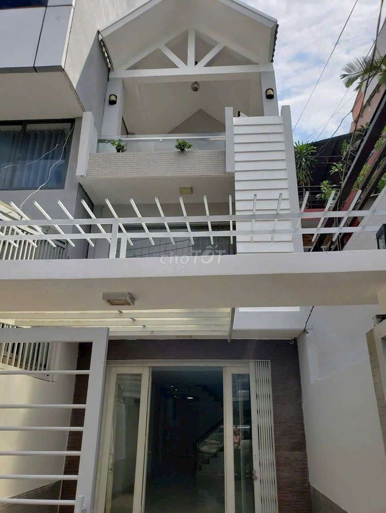 Bán nhà mặt tiền đường số 1, Quận 7, Diện tích 80m², giá 13.2 tỷ - Vị trí kinh doanh sầm uất!