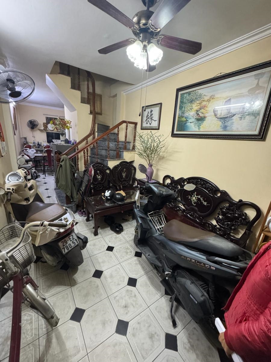 Nhà phố Văn Chương, Đống Đa 30m² giá 8.1 tỷ - Lô góc thoáng sáng, vị trí đắc địa!