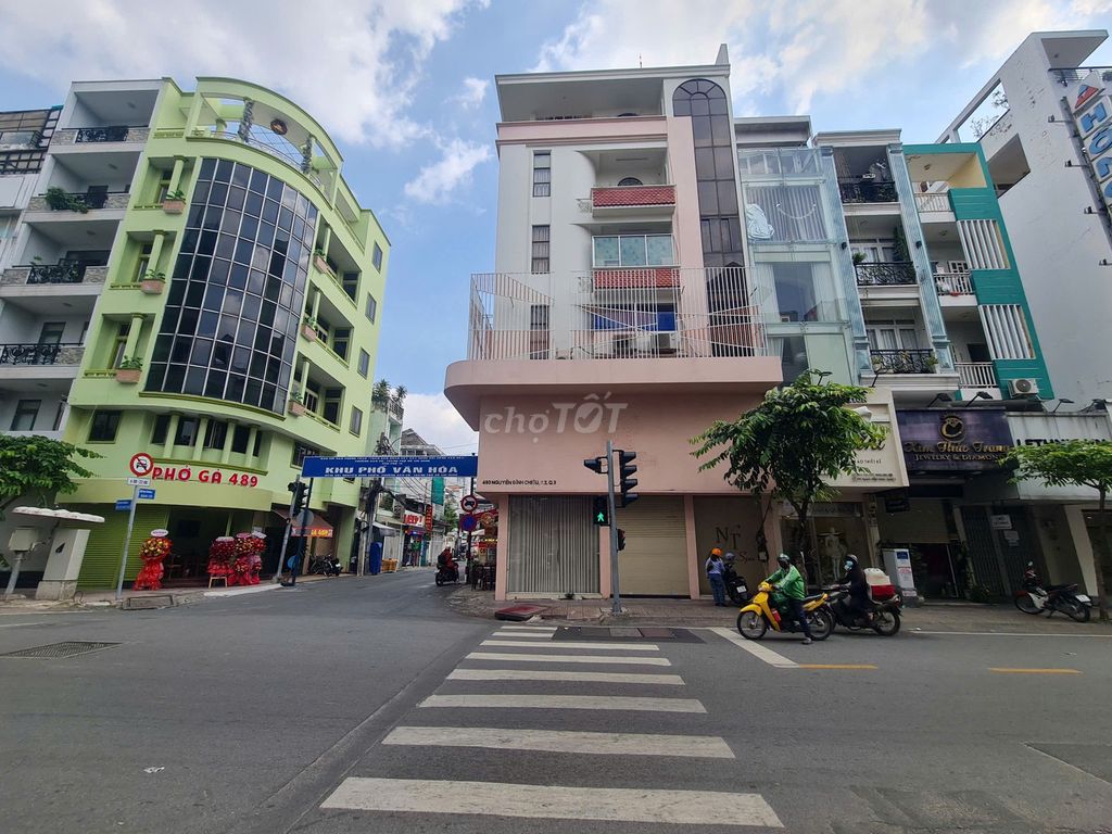 Office cho thuê mặt tiền đường Nguyễn Đình Chiểu Quận 3 200m² chỉ 60 triệu - Vị trí đắc địa, kinh doanh sầm uất!