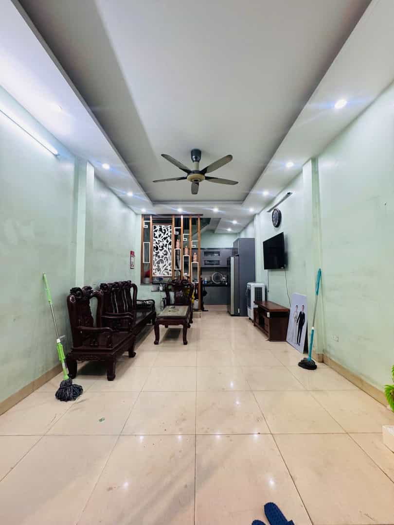 Nhà mặt phố Đông Thiên, quận Hoàng Mai, 34m² giá 11 tỷ - Kinh doanh đỉnh cao!