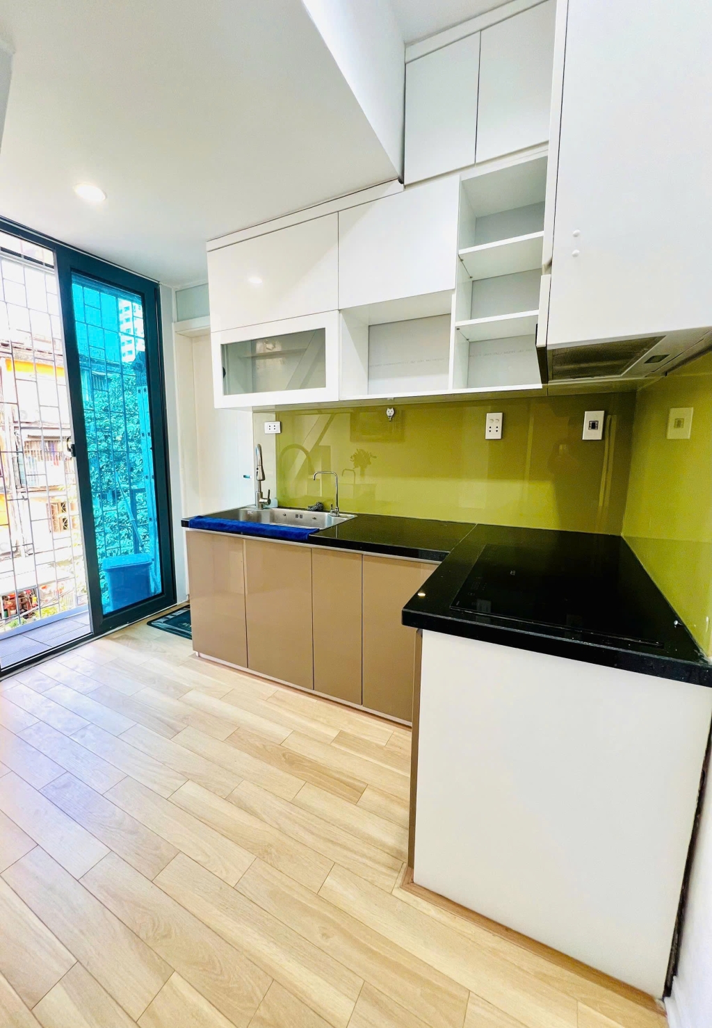 Căn hộ tập thể Thái Thịnh, Đống Đa 55m² giá 3.88 tỷ - Nhà đẹp, ô tô đỗ ngay chân cầu thang!