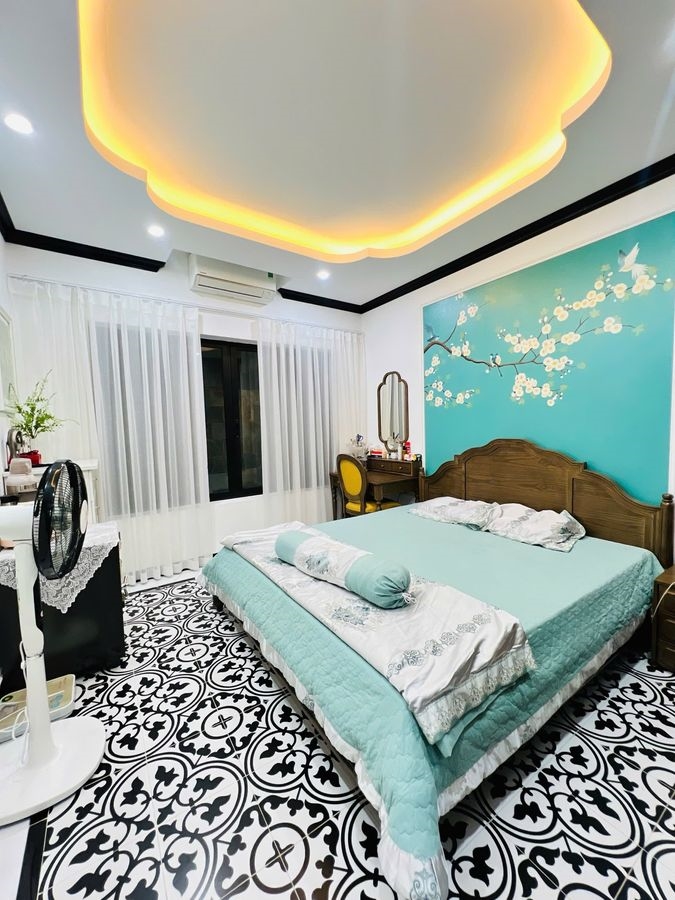 Nhà Bùi Xương Trạch, Thanh Xuân 52m² giá 17.8 tỷ - Vị trí đắc địa, thang máy, ô tô đỗ cửa!