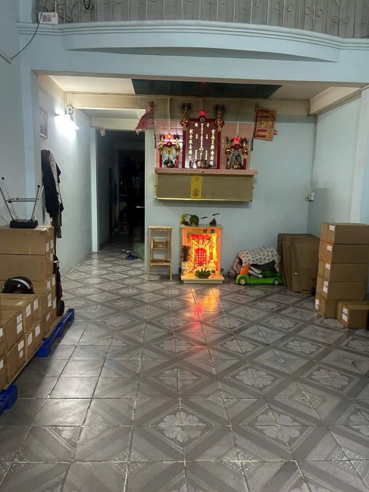 Nhà mặt tiền Trịnh Đình Trọng, Tân Phú, 121.9m² giá 13.5 tỷ - Vị trí kinh doanh đắc địa!