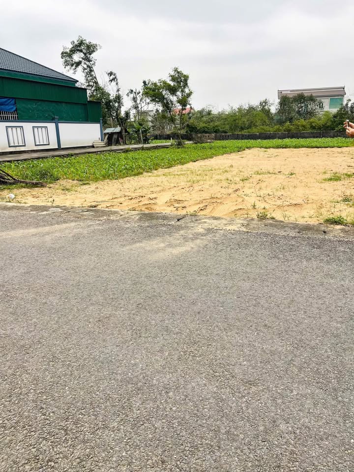Đất nền Nghi Hòa Cửa Lò 200m² giá 3.95 tỷ - Đường nhựa rộng rãi, dân cư đông đúc!