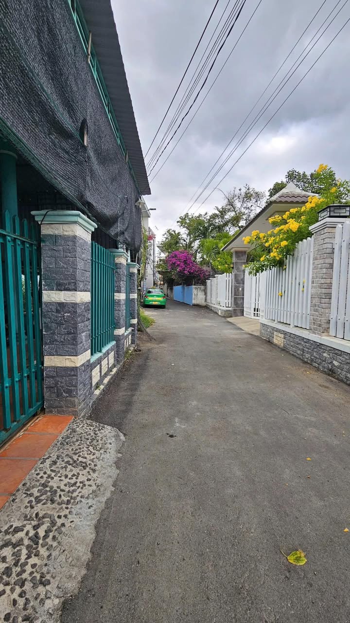 Nhà cấp 4 Cam Lợi 123m² giá 2.9 tỷ - Sổ đỏ chính chủ, gần chợ và trường học!