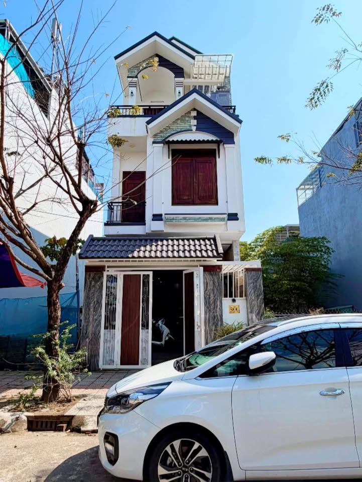 Nhà phố Đảo 2 Kim Cương Hòa Quý 105m² giá 8.5 tỷ - Hàng hiếm không thể bỏ lỡ!