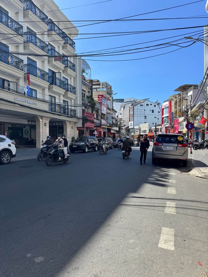 Nhà nguyên căn cho thuê Phan Đình Phùng Đà Lạt 110m² - Vị trí đắc địa, thương lượng giá tốt!