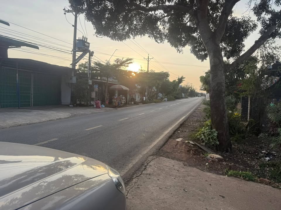 Nhà cấp bốn tại xã N'Thol Hạ, Đức Trọng 960m² giá 2.9 tỷ - Sổ hồng chính chủ, mặt tiền đường nhựa!