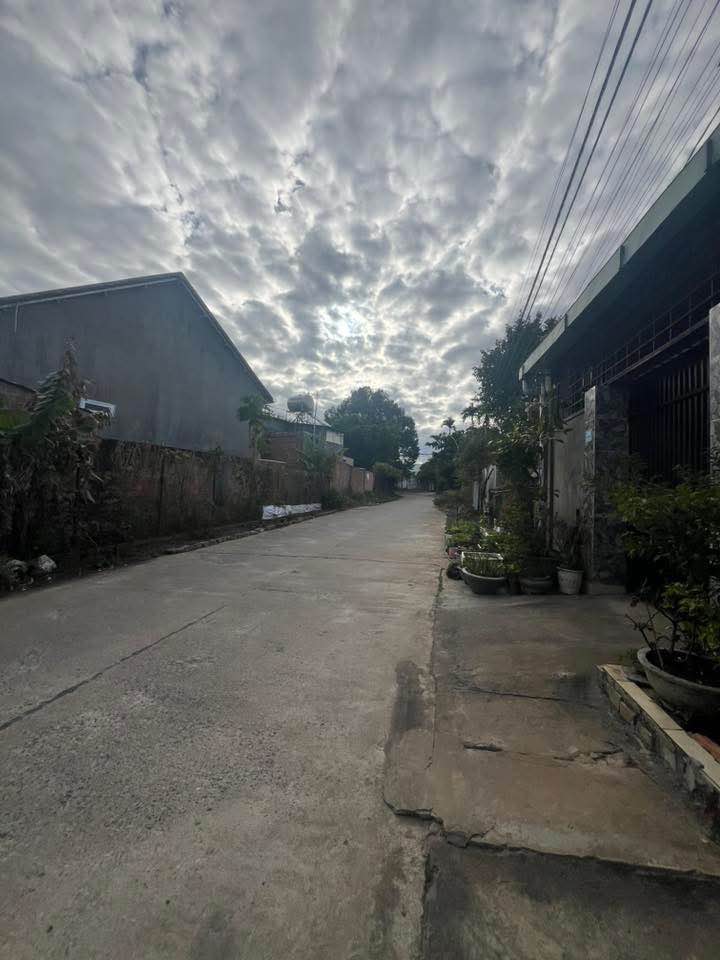 Nhà phố Nguyễn Huy Lung, Kon Tum 150m² giá 1.4 tỷ - Sân rộng, chính chủ bán!