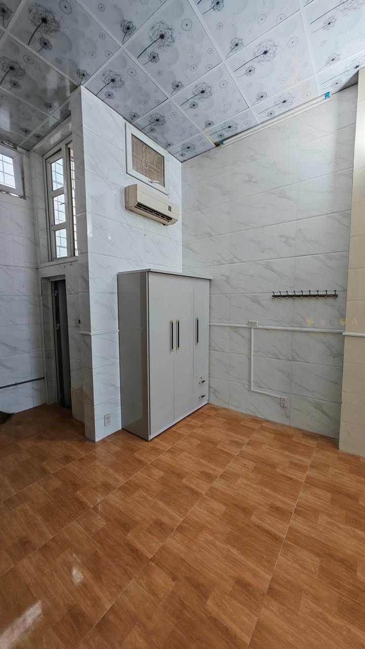 Căn hộ cho thuê tại Đường Đà Nẵng, Hải Phòng 28m² giá 3.3 triệu - Đầy đủ nội thất, ô tô đỗ cửa!