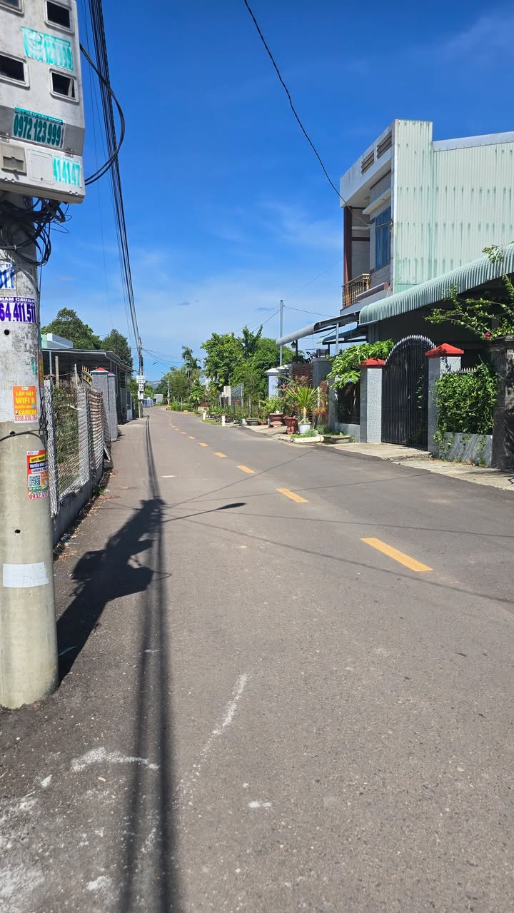 Nhà riêng Tuy Phước 219m² giá 1.5 tỷ - Tiện ích đầy đủ, gần trường chợ!