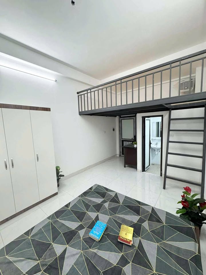 Phòng cho thuê tại Lĩnh Nam, Hoàng Mai - 25m² giá 4.3 triệu - Full nội thất tiện nghi!