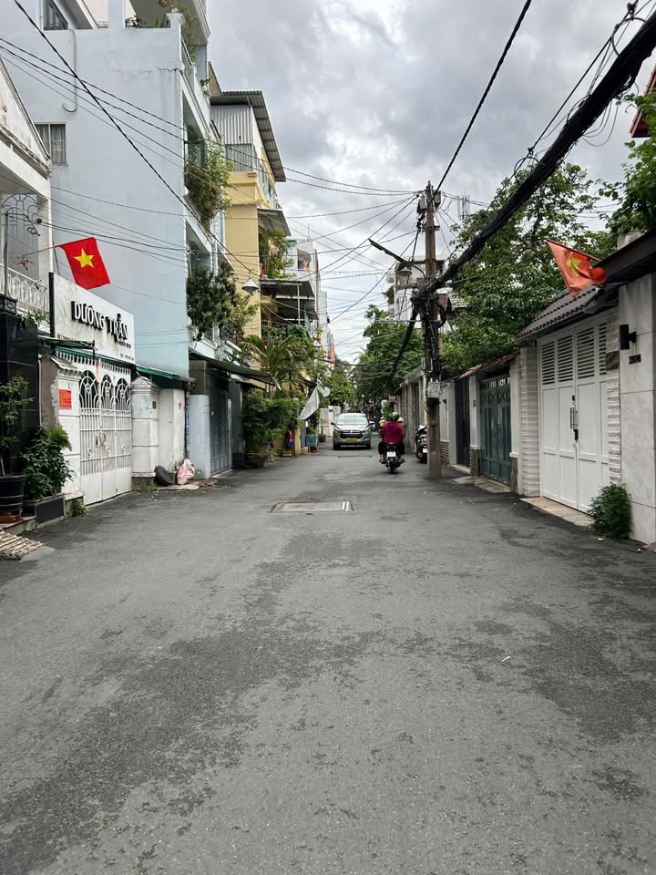 Nhà hẻm 8m Lê Văn Sỹ, Quận 3, 50m² giá 11 tỷ - Tiềm năng đầu tư lớn!