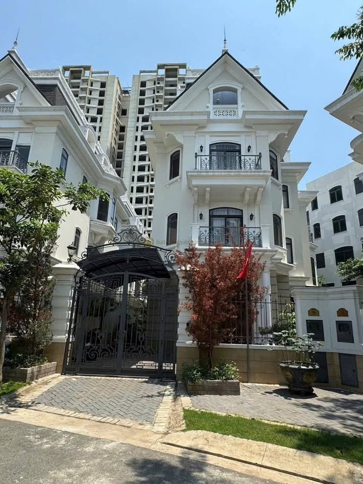 Nhà phố Victoria Village Quận 2 270m² giá 65 tỷ - Thiết kế hiện đại, sẵn sàng vào ở!