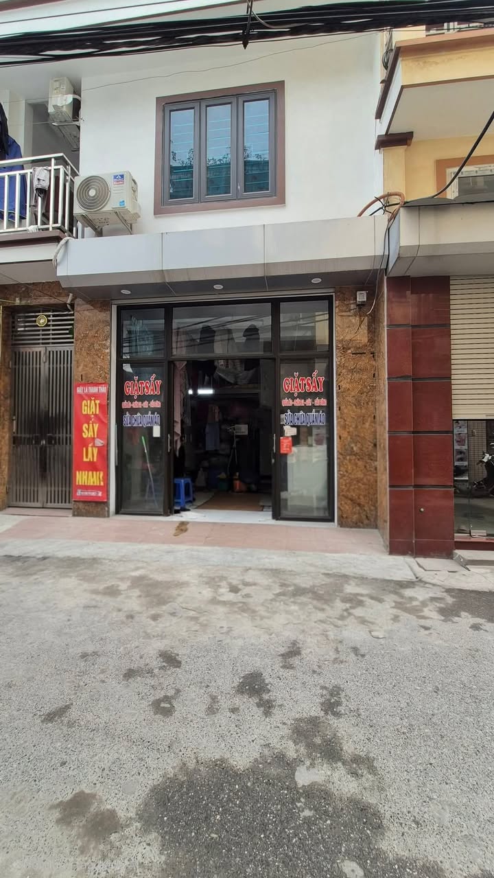 Cửa hàng cho thuê tại Kim Giang, Hoàng Mai 25m² - Gác xép ở lại được!