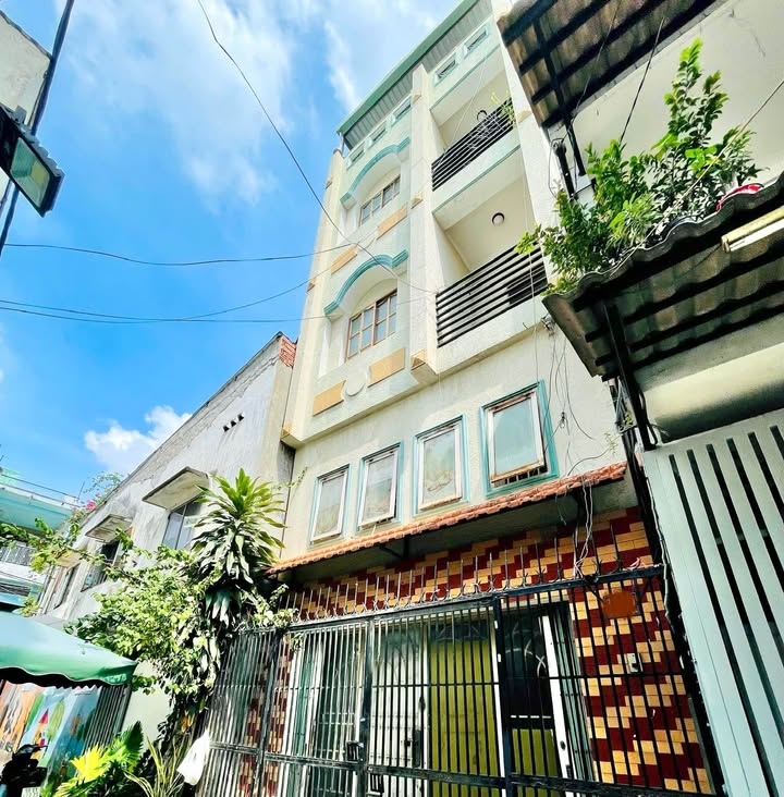 Nhà 5 tầng Nguyễn Văn Trỗi, Phú Nhuận 42m² chỉ 7.89 tỷ - Sổ hồng chính chủ!