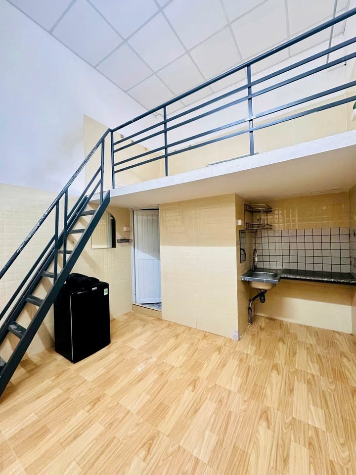 Phòng trọ Hưng Lợi, Ninh Kiều 20m² giá từ 2.4 triệu - Sẵn máy lạnh và tủ lạnh!