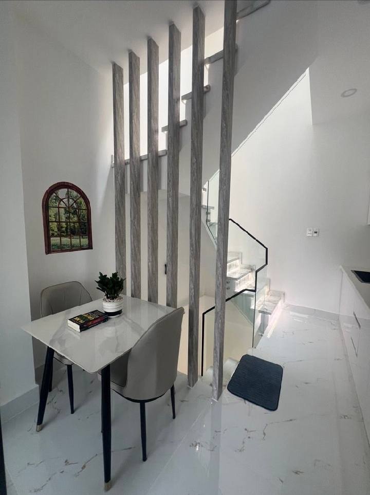 Nhà đẹp hẻm ô tô 8m Cách Mạng Tháng 8, Q10 - 6.8 tỷ, đầy đủ tiện nghi!