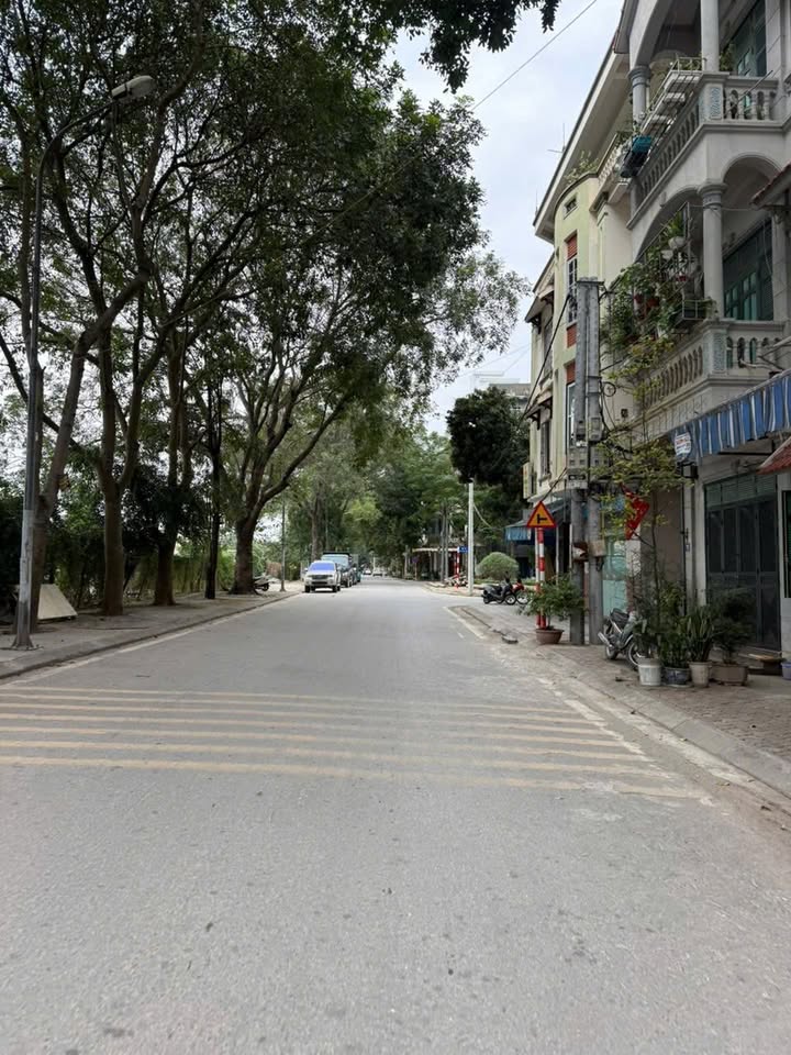Đất nền Lĩnh Nam Hoàng Mai 100m² giá 16 tỷ - Sổ đẹp, ô tô tránh!