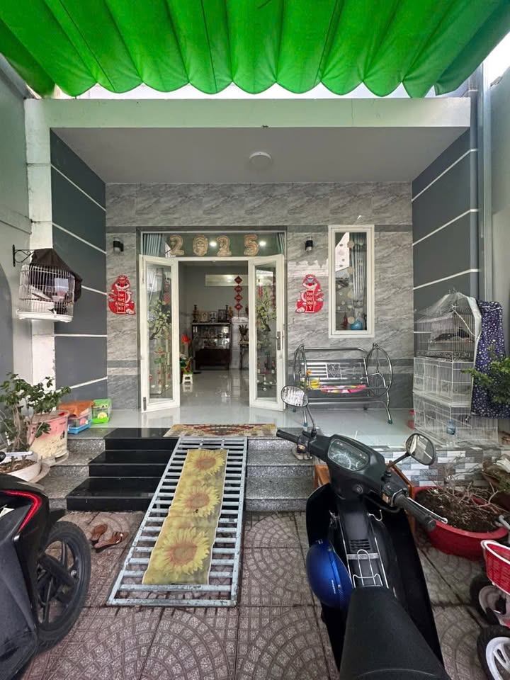 Bán nhà cấp 4 hẻm 3 gác Long Châu 135m² giá 2.3 tỷ - Mới tinh, thiết kế kiên cố!