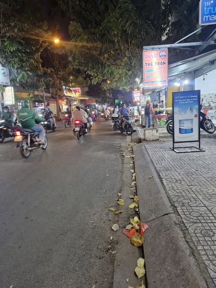 Mặt bằng kinh doanh cho thuê đường Phạm Văn Bạch, Gò Vấp 120m² giá 30 triệu - Vị trí đắc địa, sẵn sàng hoạt động ngay!