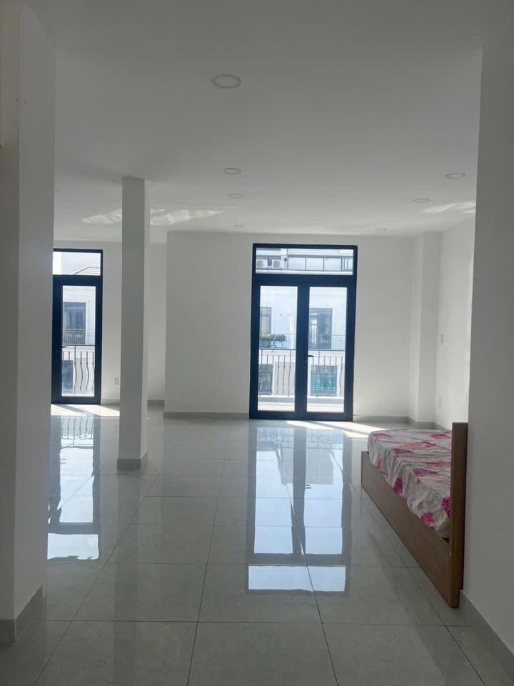 Shophouse Manhattan Quận 9 144m² giá 9 triệu - Miễn phí quản lý!