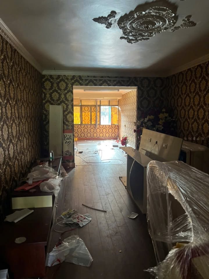 Căn hộ tập thể C7 Nghĩa Tân, Cầu Giấy 100m² giá 11 triệu - Không gian rộng rãi, đầy đủ tiện nghi!