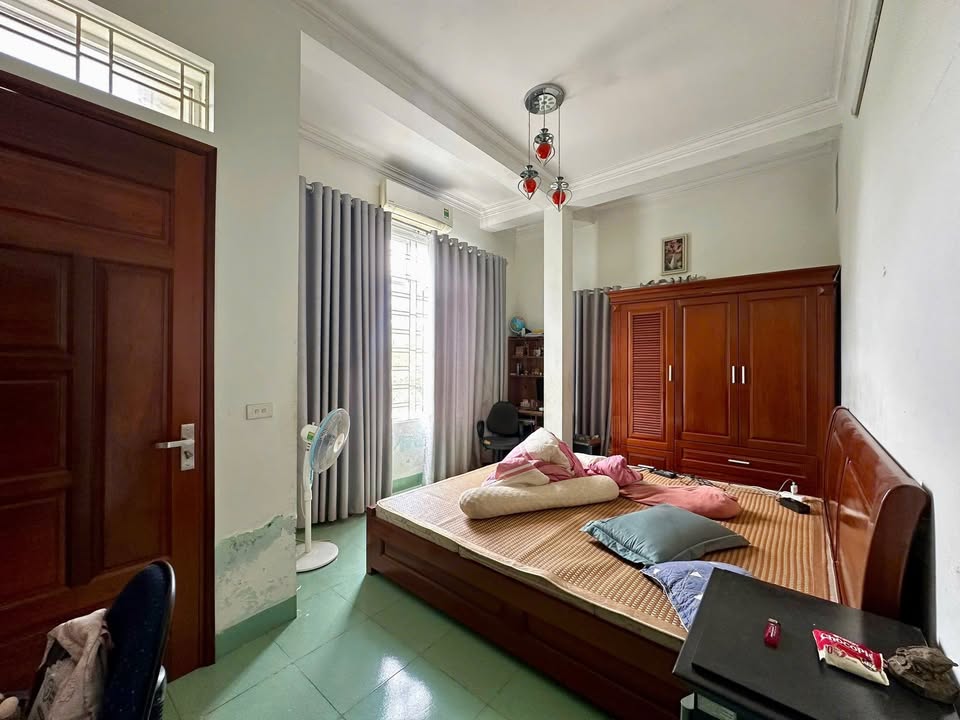 Nhà riêng Hà Đông 90m² giá 14 tỷ - Bán gấp, mặt đường ô tô tránh!