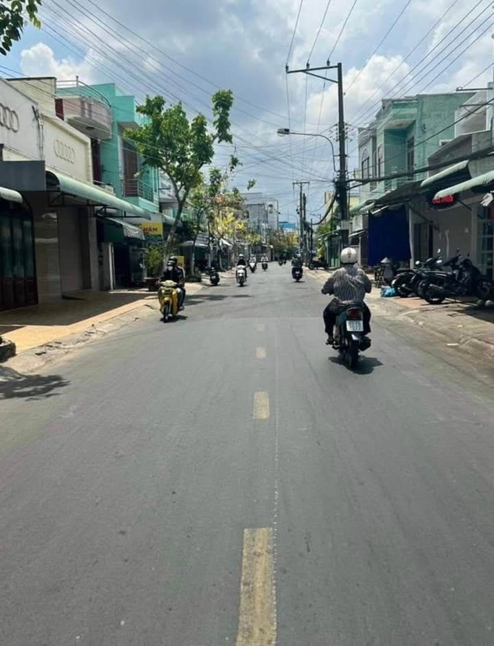 Nhà 3 Lầu Mặt Tiền Đường 30/4, Phường 3, Sóc Trăng - Kinh Doanh Đắc Địa!