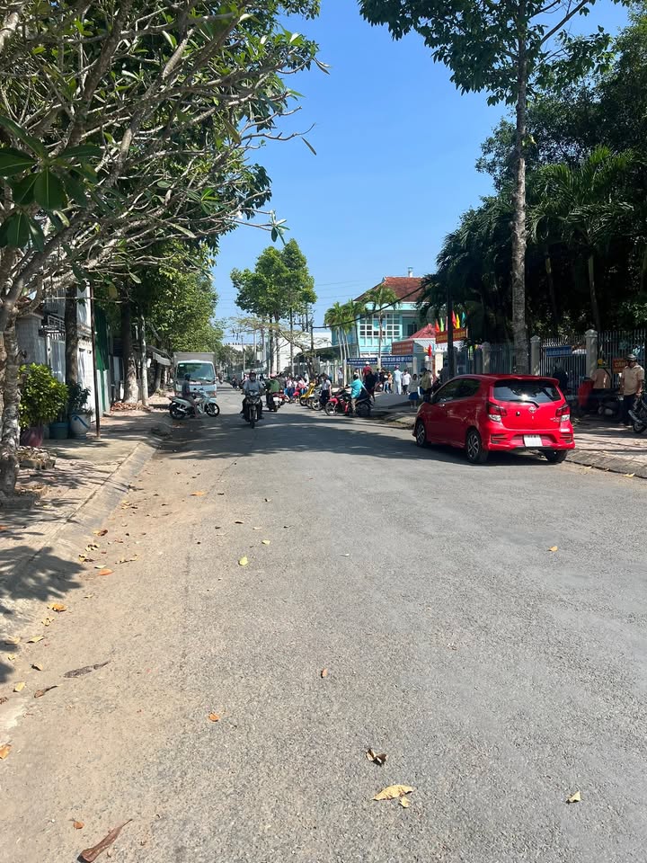 Nhà trọ sinh viên mặt tiền đường Phan Đình Phùng, Vĩnh Long 212,9m² giá 2,55 tỷ - Cơ hội đầu tư hấp dẫn!