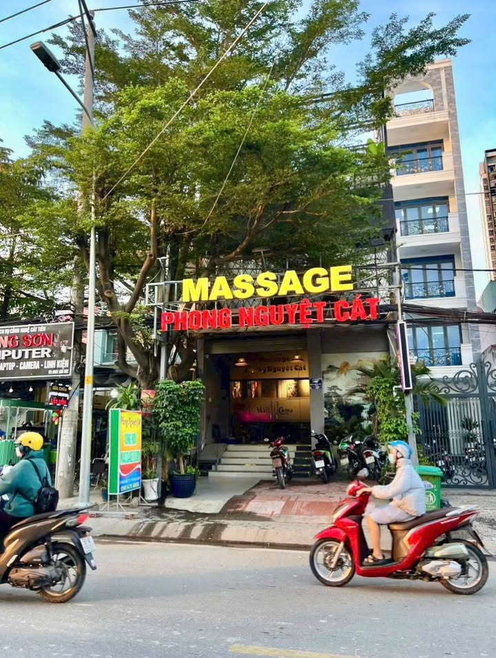 Nhà Mặt Tiền Kinh Doanh Đường Hoàng Quốc Việt, Quận 7 - Diện Tích 118m², Giá 12.49 Tỷ - Đầu Tư Sinh Lời!