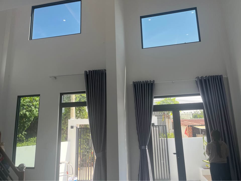 Nhà phố Gò Dầu Tây Ninh 72m² giá 1.1 tỷ - Sổ hồng riêng, tiện ích xung quanh đầy đủ!