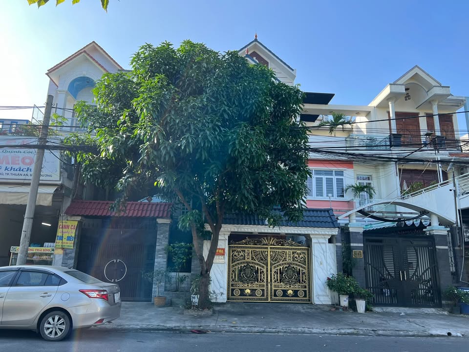 Nhà mặt tiền D6, Dĩ An 120m² giá 6 tỷ - Vị trí kinh doanh đắc địa!