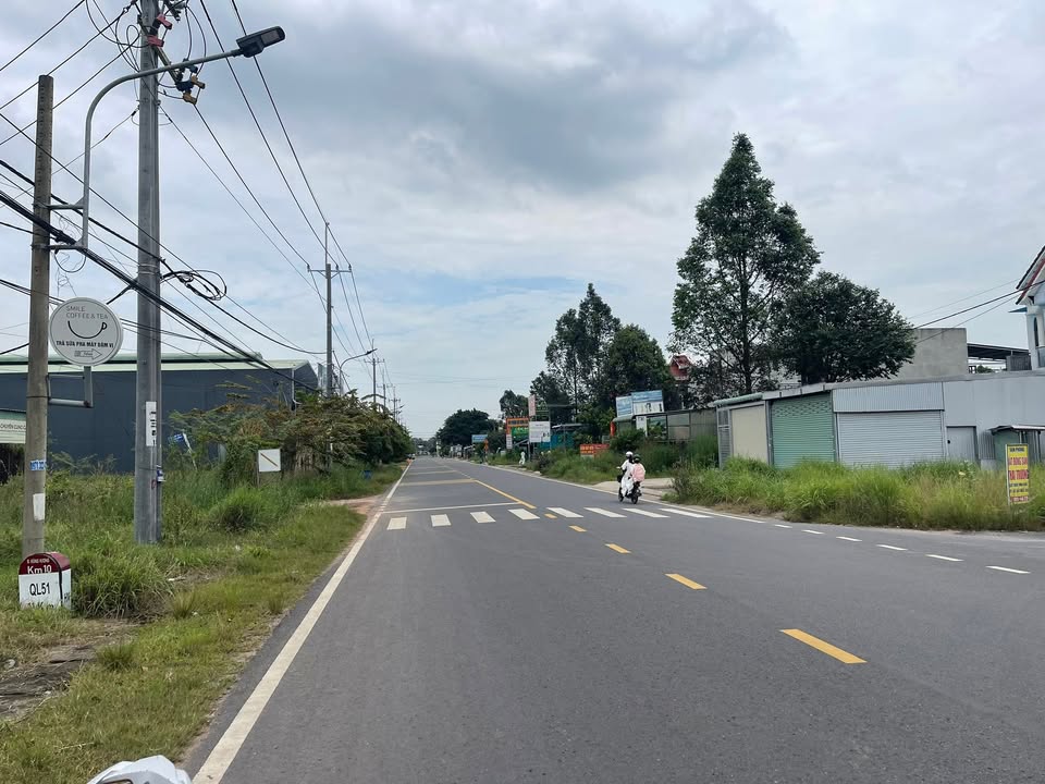 Đất mặt tiền Hùng Vương, Nhơn Trạch 180m² giá 5 tỷ - Cơ hội đầu tư sinh lời!