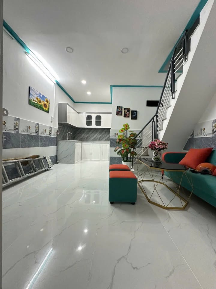 Nhà phố Thạnh Lộc, Quận 12, 24m² giá 1.08 tỷ - Sổ đỏ chính chủ, thương lượng tốt!