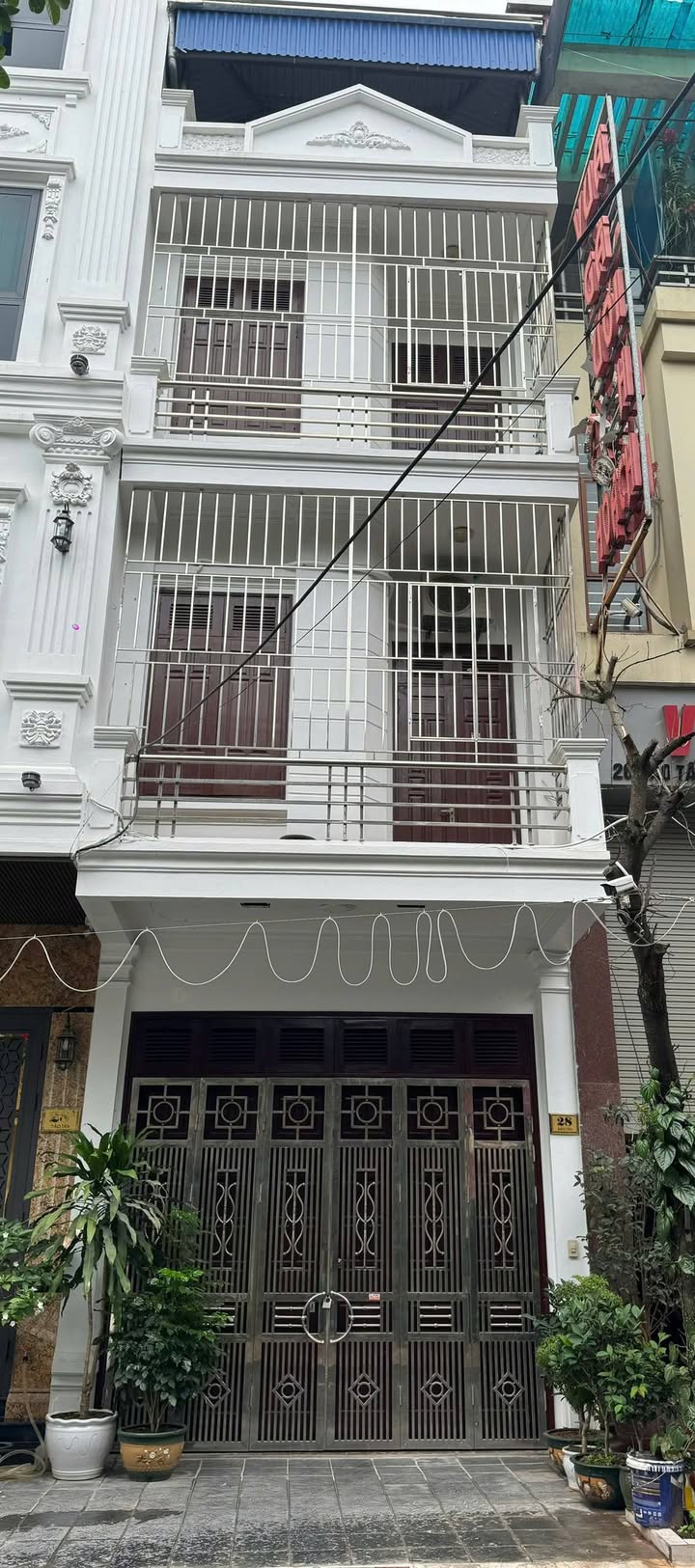 Nhà 3 tầng mặt đường Đào Tấn, 60.7m² giá 4.2 tỷ - Sổ đỏ chính chủ