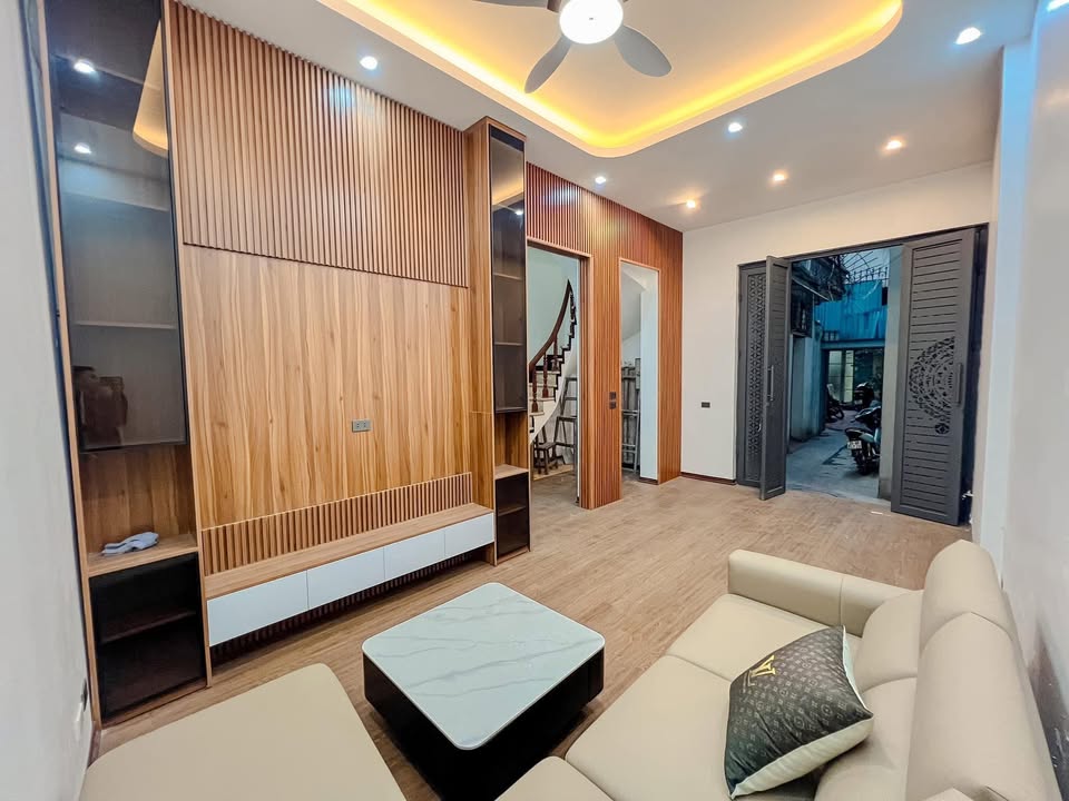 Nhà đẹp 4 tầng Trần Khát Chân 40m² giá 6 tỷ - Sổ đỏ chính chủ!