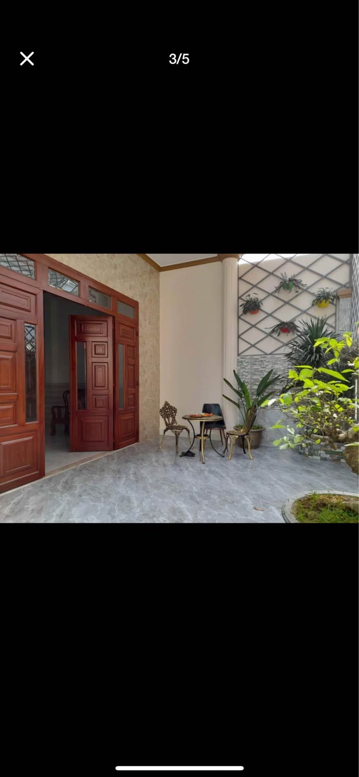 Nhà phố Dĩ An 150m² giá 5.45 tỷ - Khu trung tâm sầm uất!