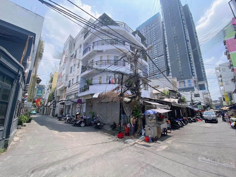 Nhà mặt tiền Nguyễn Trãi Q1 46m² giá 12 tỷ - Kinh doanh nhộn nhịp