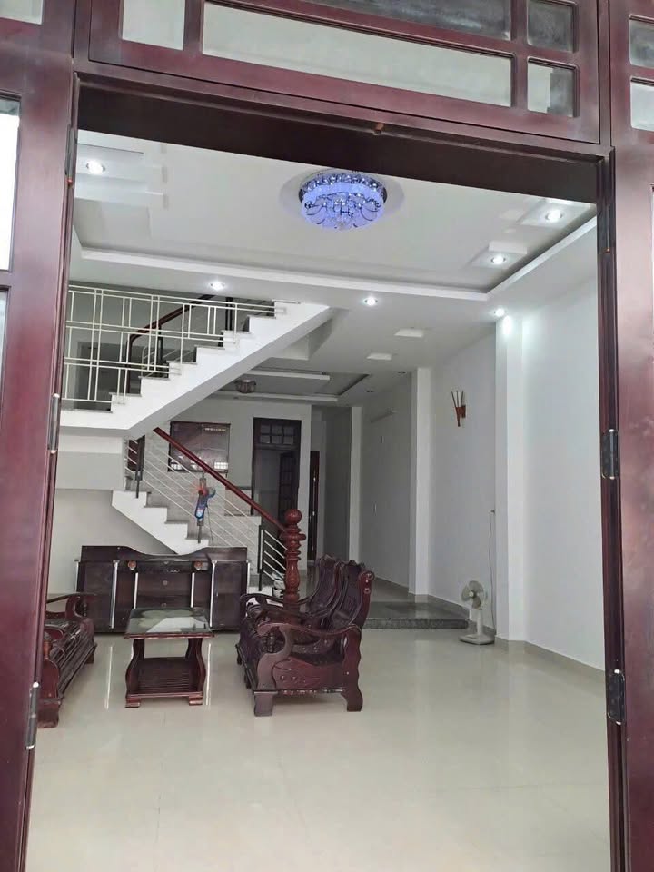 Nhà 3 tầng Tiểu La Đà Nẵng 90m² giá 7 tỷ - Sát đường chính, chính chủ bán!